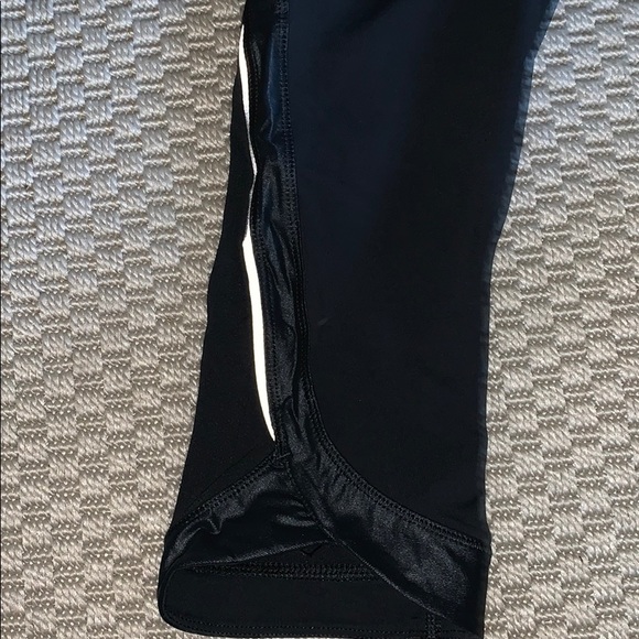 Lululemon cropped leggings - Picture 2 of 5